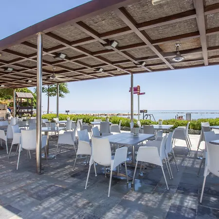 Crowne Plaza Limassol By Ihg 