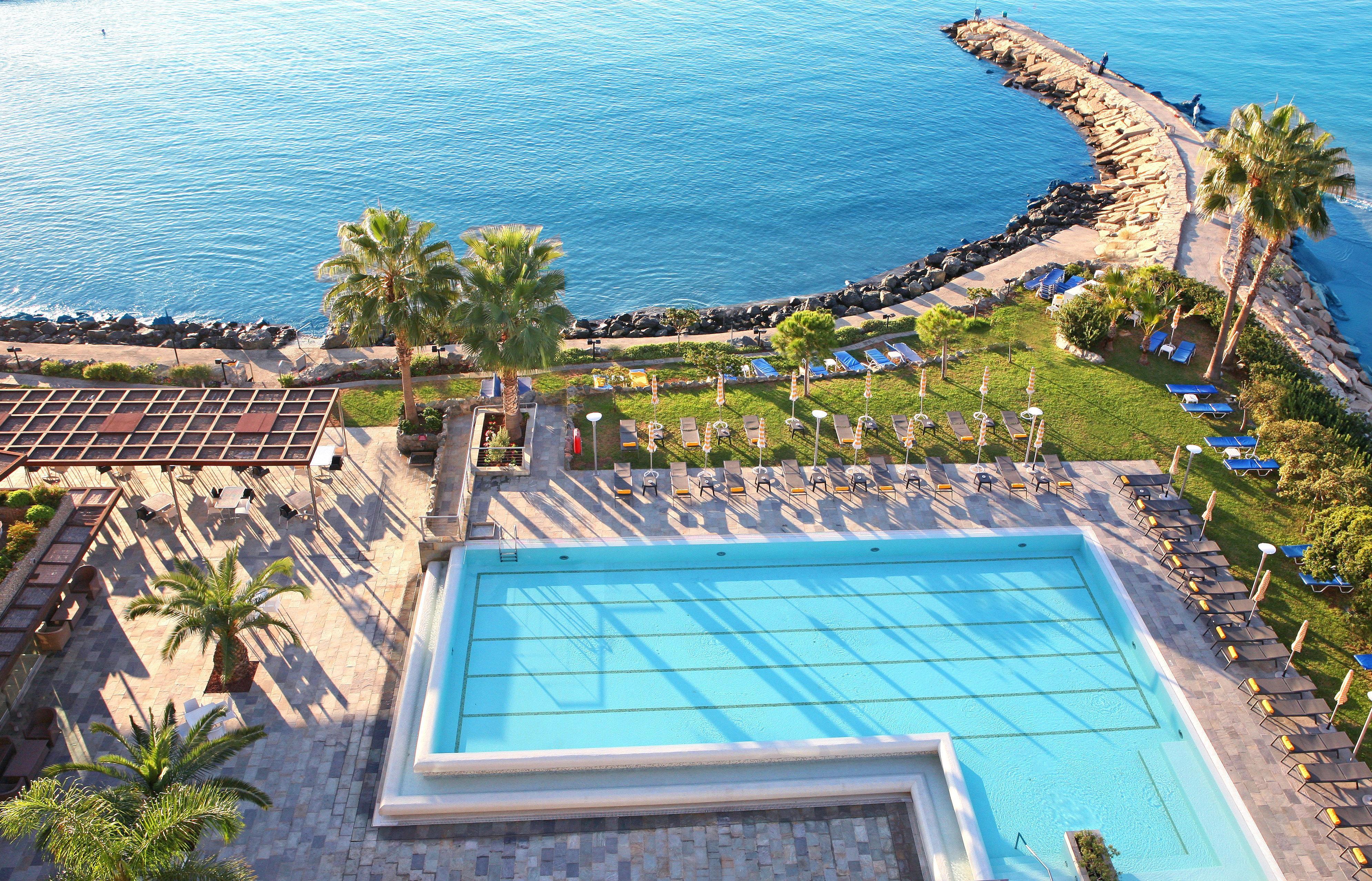 Crowne Plaza Hotel 4*