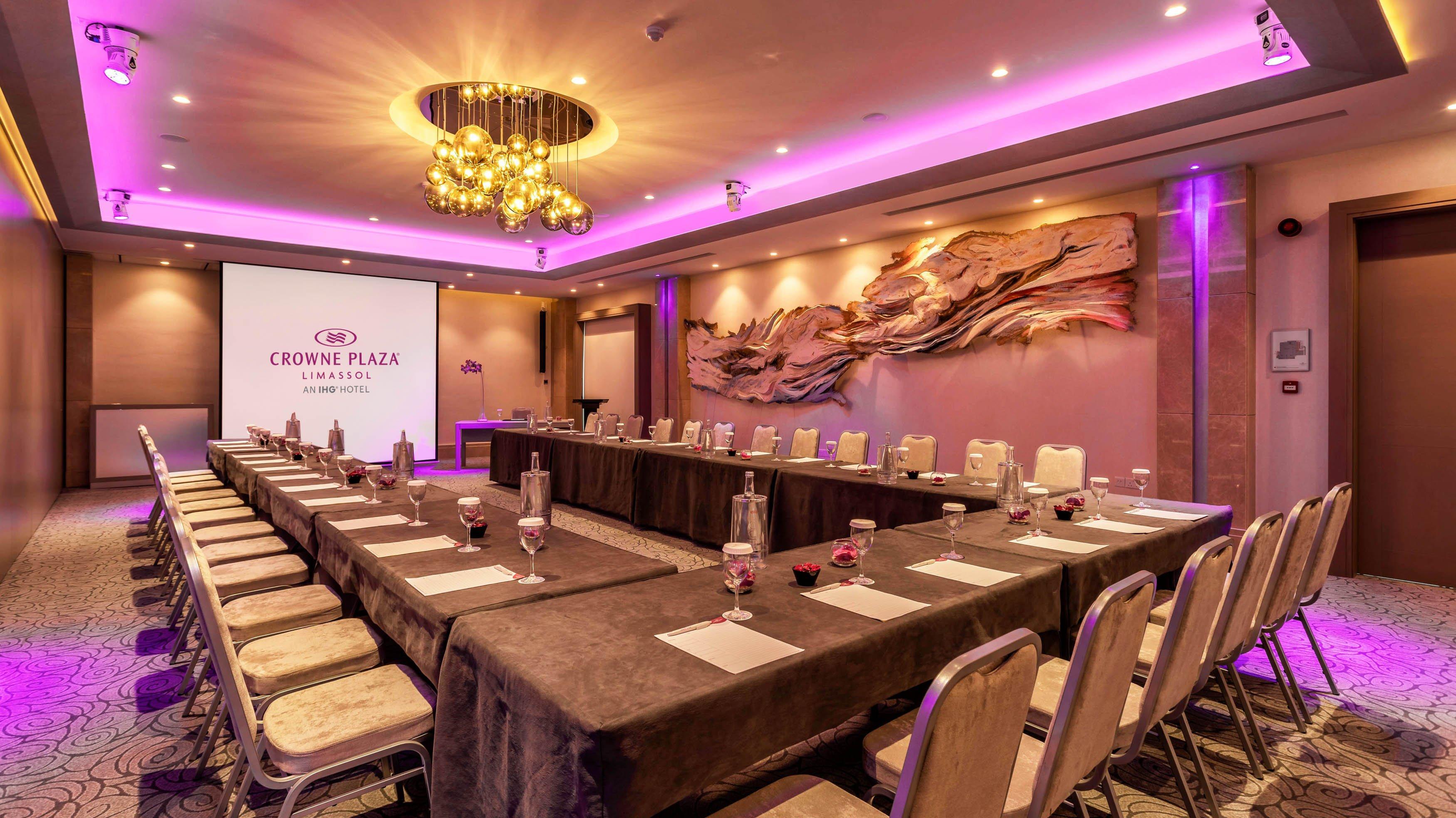 Crowne Plaza By Ihg